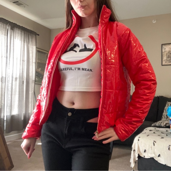 VINTAGE VIBRANT CHERRY RED PUFFER JACKET COAT - Picture 2 of 16